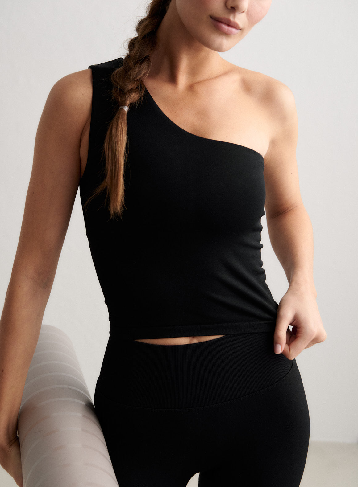 Black Shape Seamless One Shoulder Bralette
